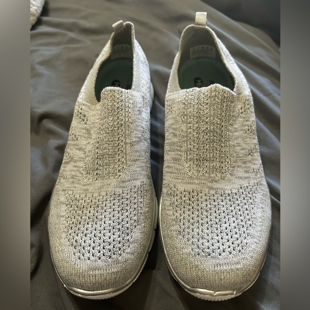 Skechers slip on memory‎ foam air cooled sneakers